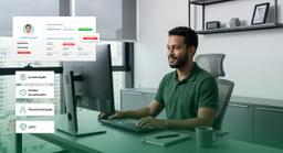 Plataforma de background check da BGC Brasil sendo utilizada por profissional de RH em seu escritório, demonstrando os diferenciais em relação às ferramentas tradicionais