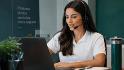 Profissional do time BGC Brasil entrando em contato com referências profissionais para validar informações do candidato